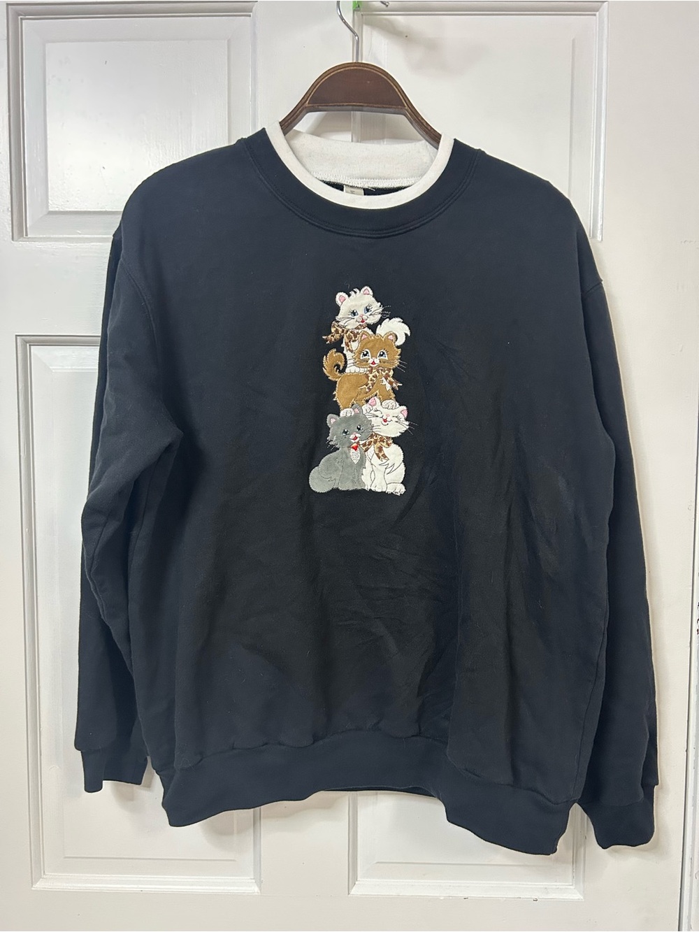Black Crewneck Sweatshirt with Stacked Kitten Embroidery - Women